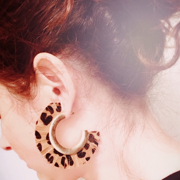 Leopard & gold hoops - Picture 3 of 4